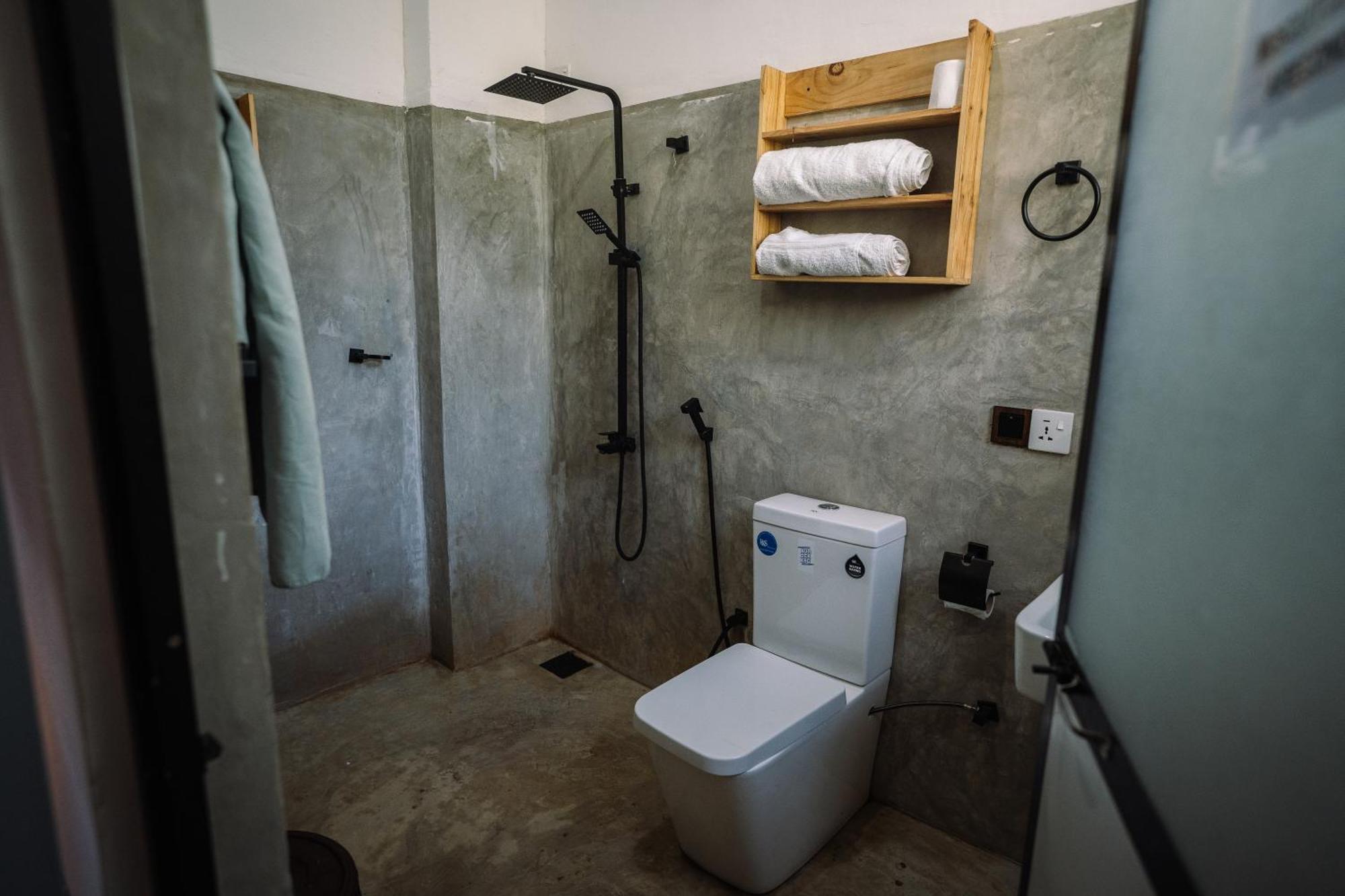 Chill Vibes Hiriketiya Hostel Dikwella Kültér fotó